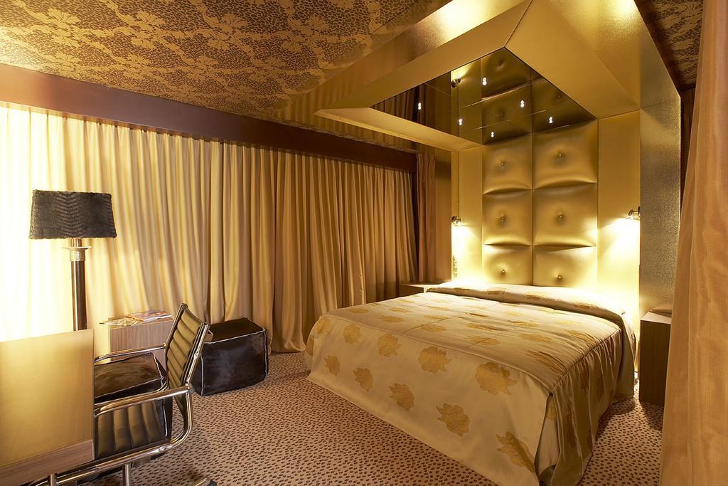 Hotel Heer Hugo เฮียร์ฮูโควาร์ด ภายนอก รูปภาพ
